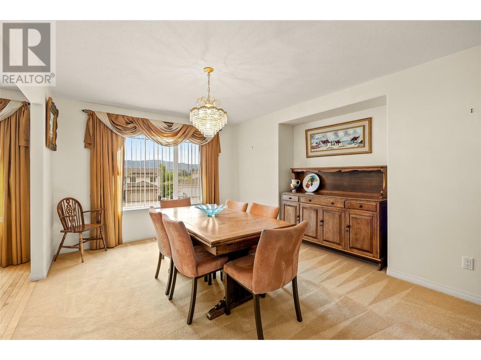 KELOWNA, British Columbia, V1V 1X3, CA, 4 Bedrooms Bedrooms, ,3 BathroomsBathrooms,Residential,For Sale,1876353