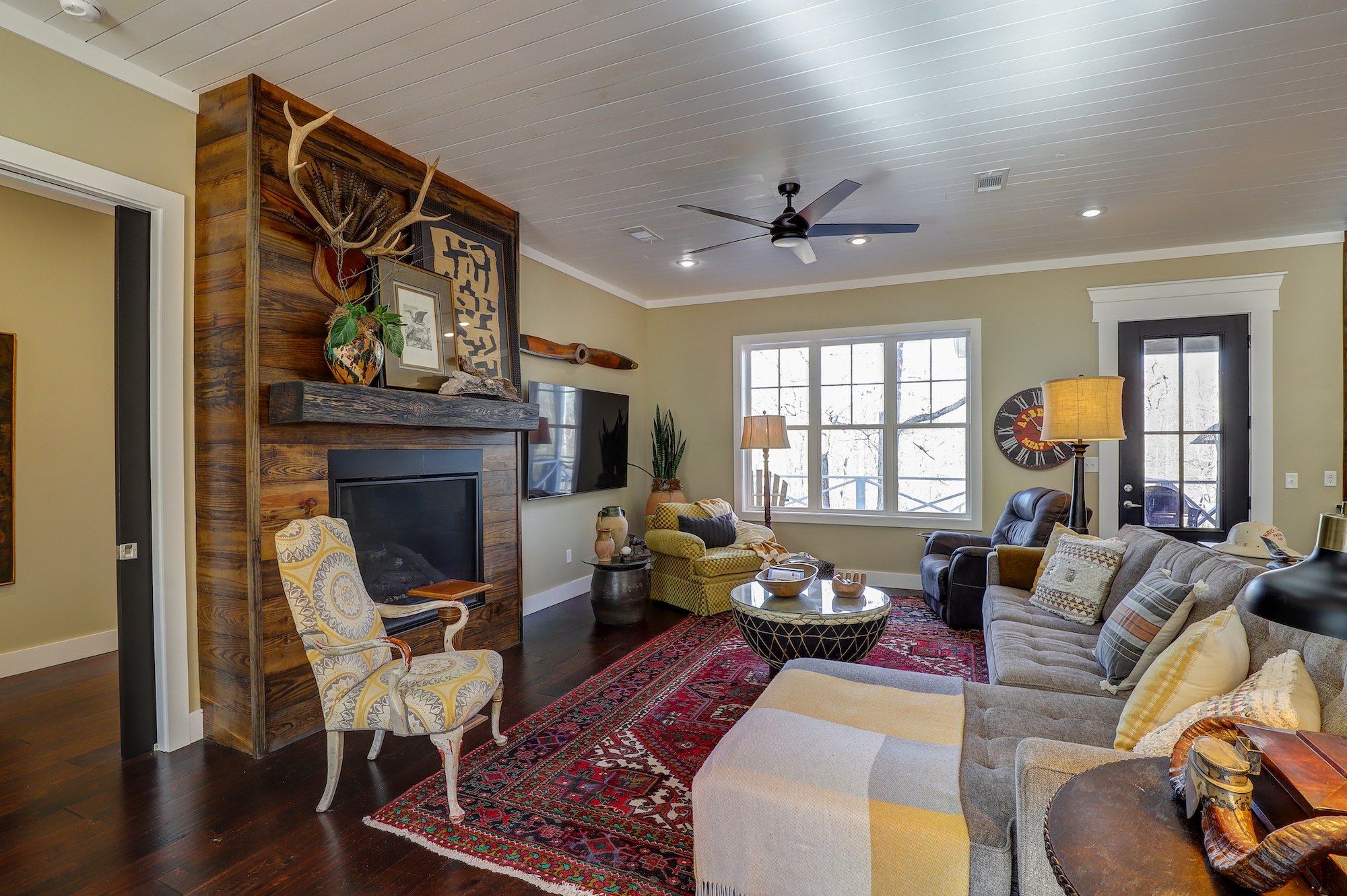 Glenwood, Arkansas, 71943, United States, 4 Bedrooms Bedrooms, ,6 BathroomsBathrooms,Residential,For Sale,1983549