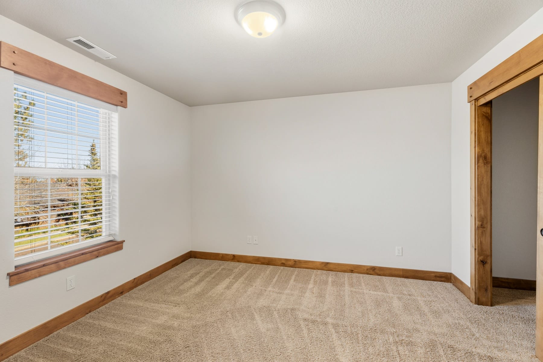  861 NW Yosemite Drive Bend, OR 97703 - 物件實景