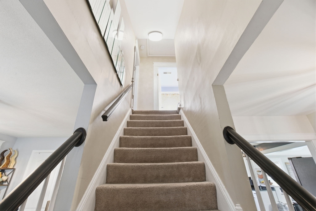 Lowell, Massachusetts, 01852, United States, 3 Bedrooms Bedrooms, ,3 BathroomsBathrooms,Residential,For Sale,1989388