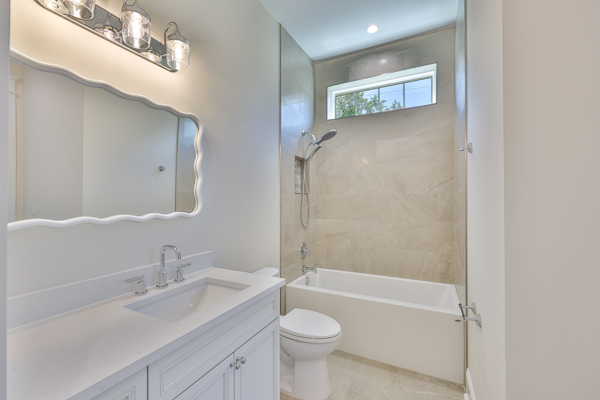 Tampa, Florida, 33629, United States, 5 Bedrooms Bedrooms, ,6 BathroomsBathrooms,Residential,For Sale,1974483