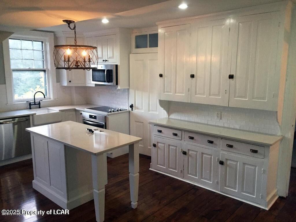 Wilkes-Barre, Pennsylvania, 18701, United States, 7 Bedrooms Bedrooms, ,3 BathroomsBathrooms,Residential,For Sale,1982709