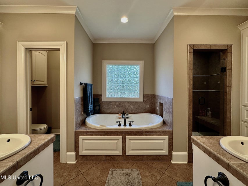 Clinton, Mississippi, 39056, United States, 4 Bedrooms Bedrooms, ,3 BathroomsBathrooms,Residential,For Sale,1998681