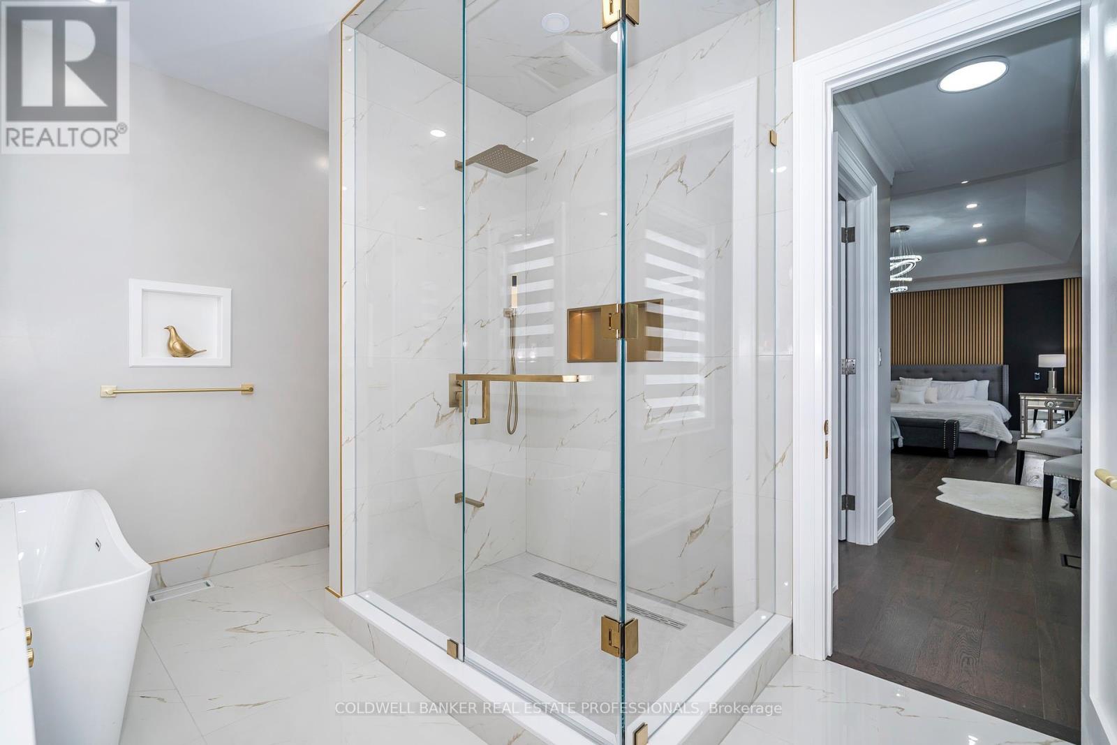 TORONTO (WEXFORD-MARYVALE), Ontario, M1R 3X4, CA, 8 Bedrooms Bedrooms, ,7 BathroomsBathrooms,Residential,For Sale,1951163