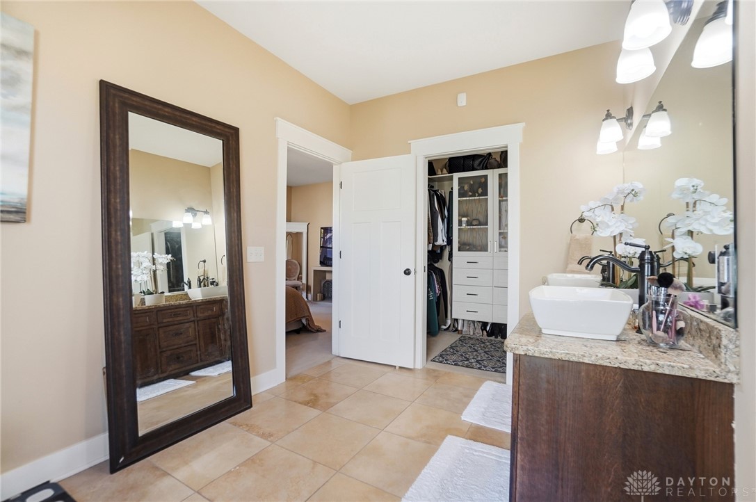 Oakwood, Ohio, 45409, United States, 3 Bedrooms Bedrooms, ,3 BathroomsBathrooms,Residential,For Sale,1991510