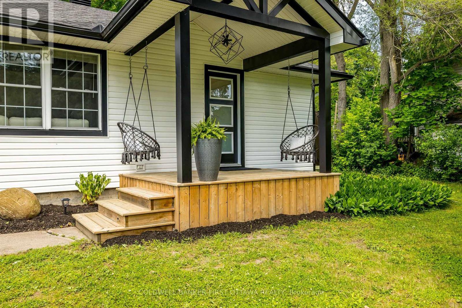 STITTSVILLE, Ontario, K2S 1P8, CA, 2 Bedrooms Bedrooms, ,1 BathroomBathrooms,Residential,For Sale,1907664