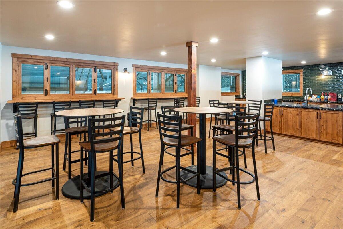 Powell Butte, Oregon, 97753, United States, 6 Bedrooms Bedrooms, ,5 BathroomsBathrooms,Residential,For Sale,2036948