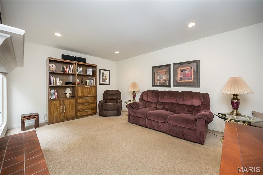 Chesterfield, Missouri, 63017, United States, 4 Bedrooms Bedrooms, ,3 BathroomsBathrooms,Residential,For Sale,1932834
