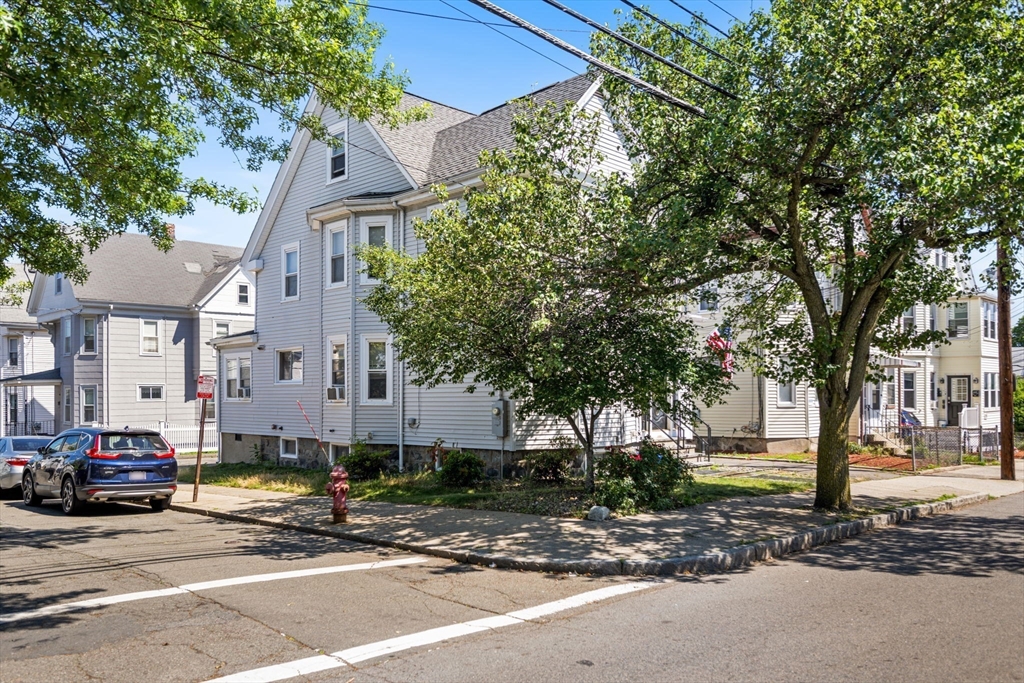 Everett, Massachusetts, 02149, United States, 4 Bedrooms Bedrooms, ,2 BathroomsBathrooms,Residential,For Sale,1890305