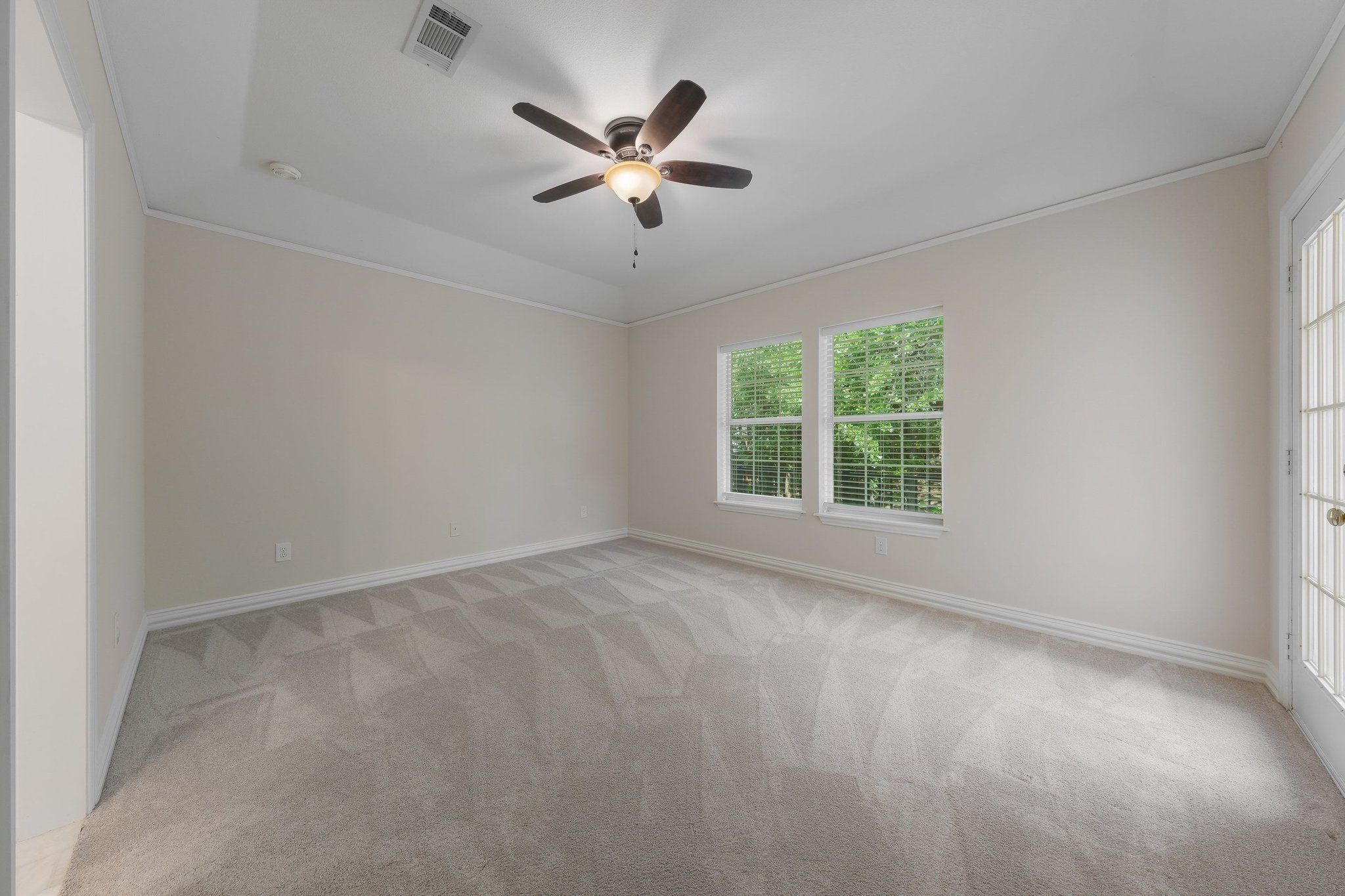  Hilltop Luxury in Monticello with Panoramic Views & Outdoor Amenities - 物件實景