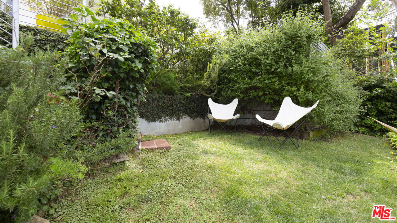Los Angeles, California, 90068, United States, 3 Bedrooms Bedrooms, ,4 BathroomsBathrooms,Residential,For Sale,1839885