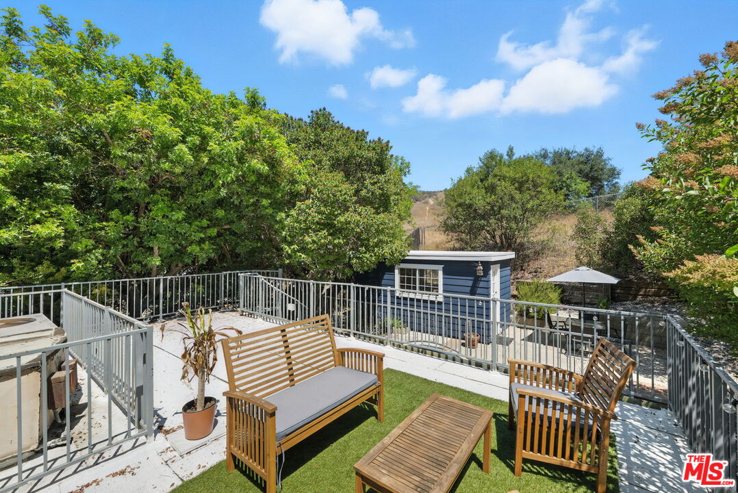 Topanga, California, 90290, United States, 2 Bedrooms Bedrooms, ,1 BathroomBathrooms,Residential,For Sale,1913417
