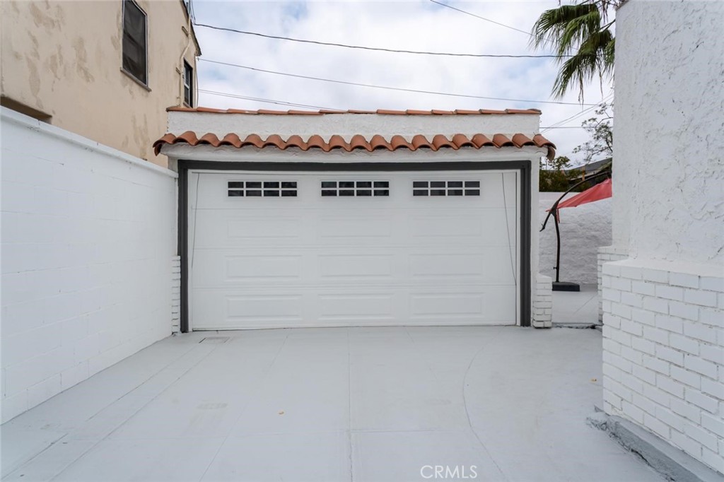 Los Angeles, California, 90043, United States, 3 Bedrooms Bedrooms, ,2 BathroomsBathrooms,Residential,For Sale,1921783