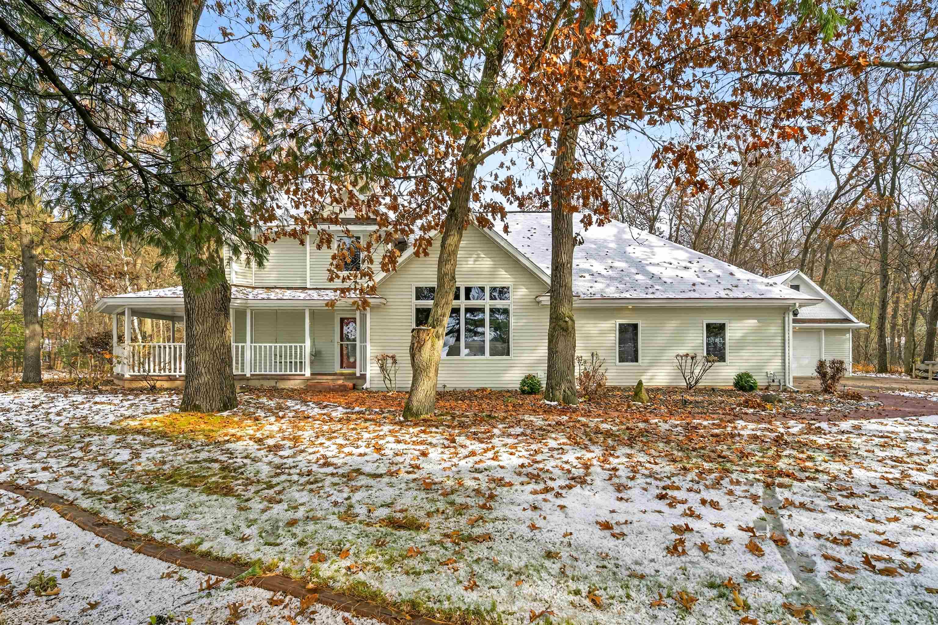 NEW LONDON, Wisconsin, 54961, United States, 3 Bedrooms Bedrooms, ,4 BathroomsBathrooms,Residential,For Sale,1996167