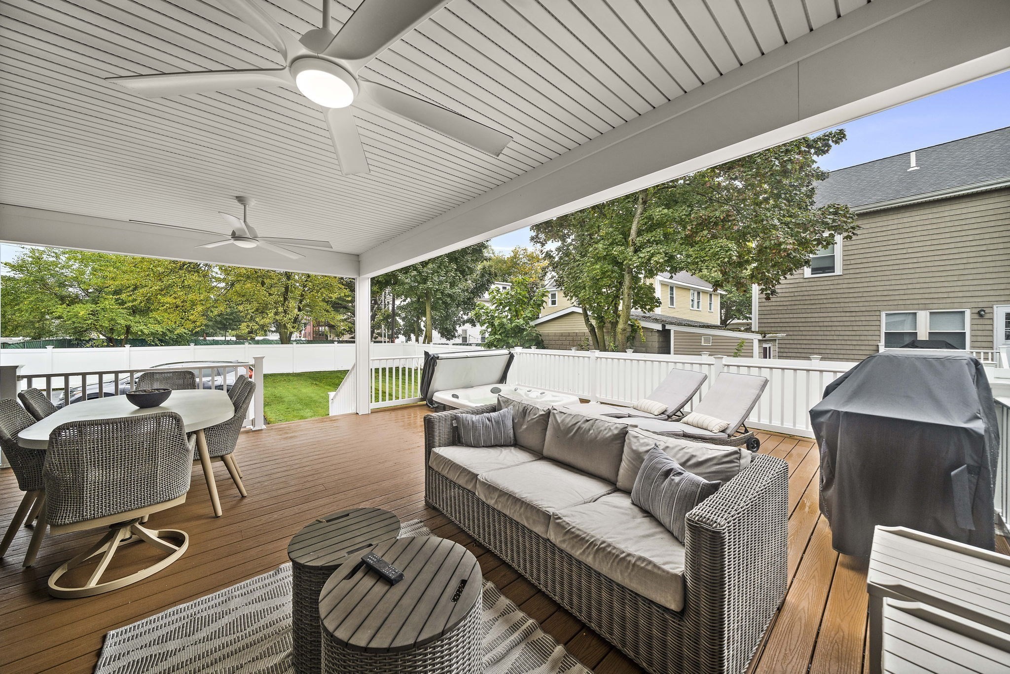 Wakefield, Massachusetts, 01880, United States, 3 Bedrooms Bedrooms, ,2 BathroomsBathrooms,Residential,For Sale,1982541