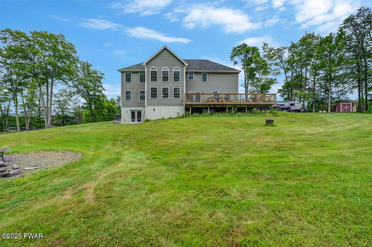 Honesdale, Pennsylvania, 18431, United States, 5 Bedrooms Bedrooms, ,4 BathroomsBathrooms,Residential,For Sale,1973688