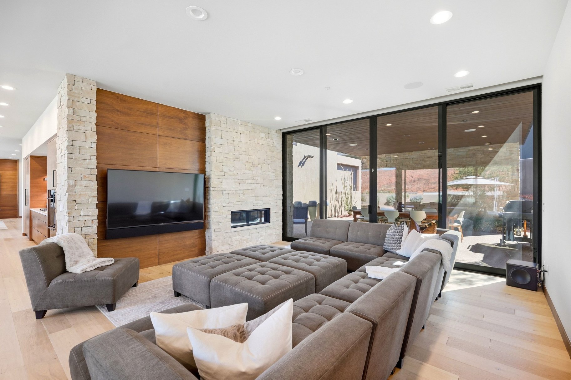  Warm Desert Modern Single Level Living in the Gated side of the Ledges Course - 物件實景