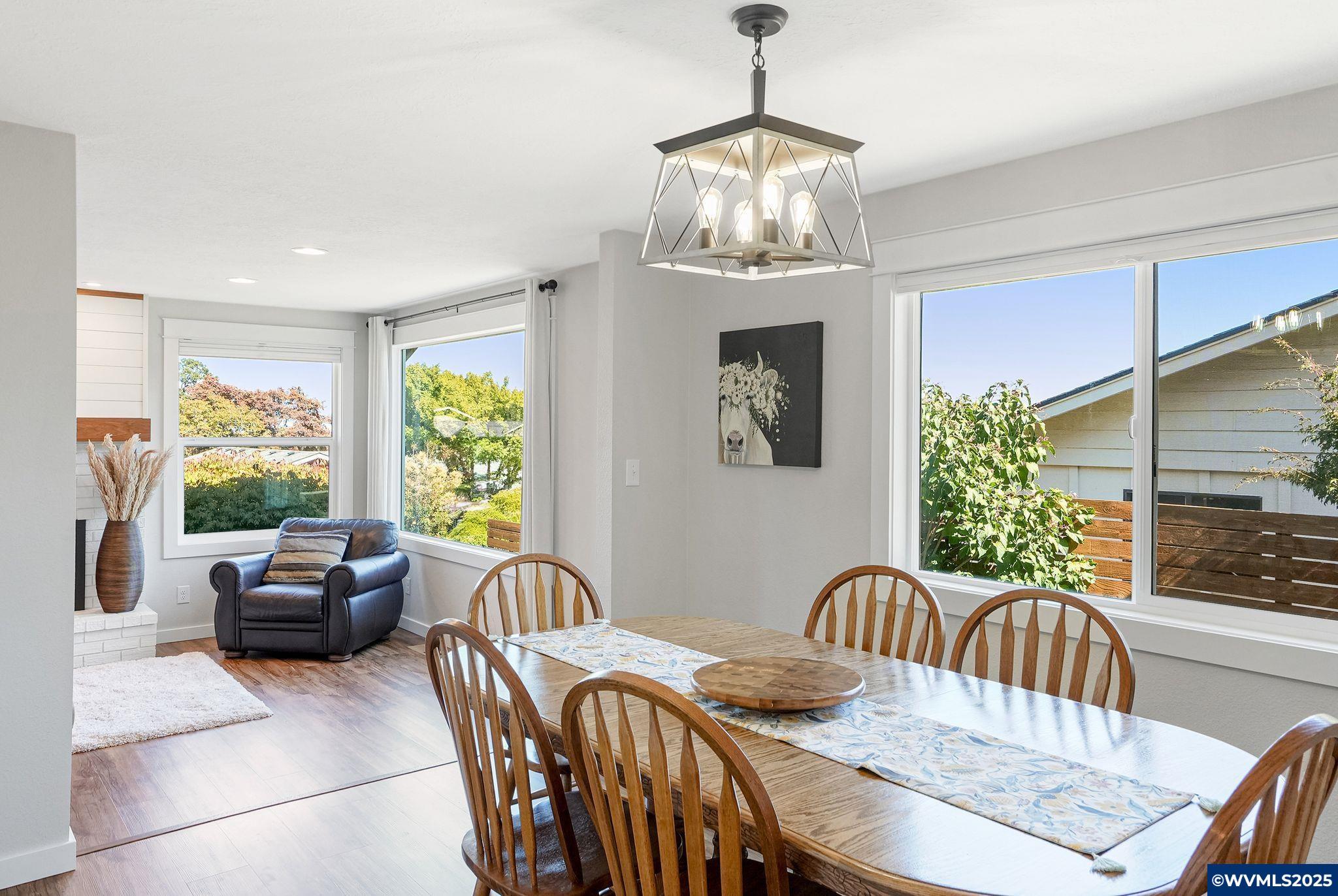 Salem, Oregon, 97304, United States, 3 Bedrooms Bedrooms, ,3 BathroomsBathrooms,Residential,For Sale,1967587