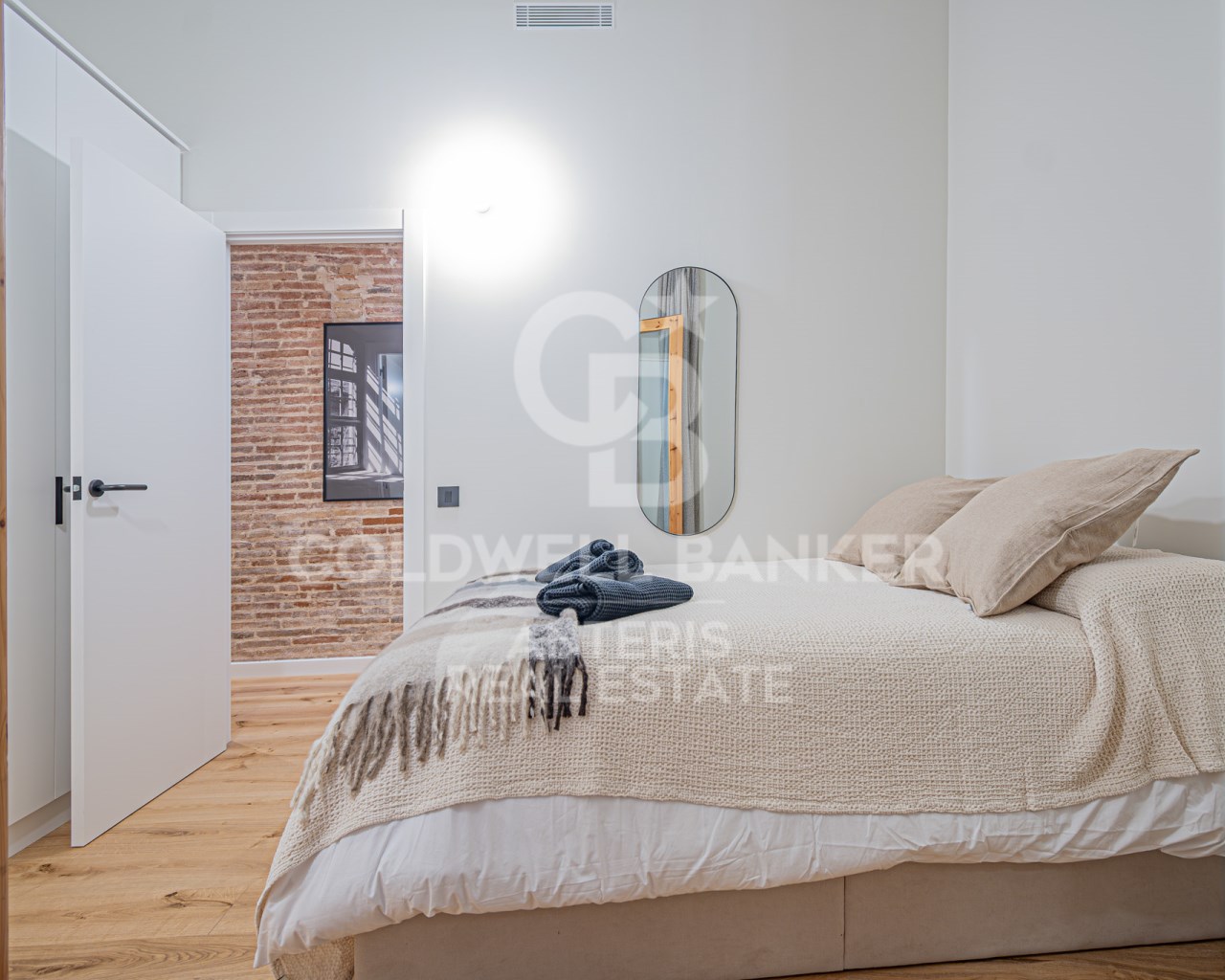 Barcelona, Catalonia, ES, 3 Bedrooms Bedrooms, ,2 BathroomsBathrooms,Residential,For Sale,1826735