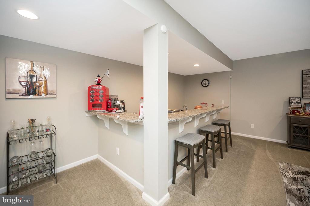 Fredericksburg, Virginia, 22406, United States, 5 Bedrooms Bedrooms, ,6 BathroomsBathrooms,Residential,For Sale,1981857