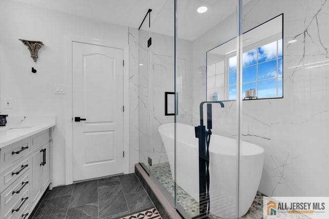 Bordentown Twp, New Jersey, 08505, United States, 4 Bedrooms Bedrooms, ,4 BathroomsBathrooms,Residential,For Sale,1989355