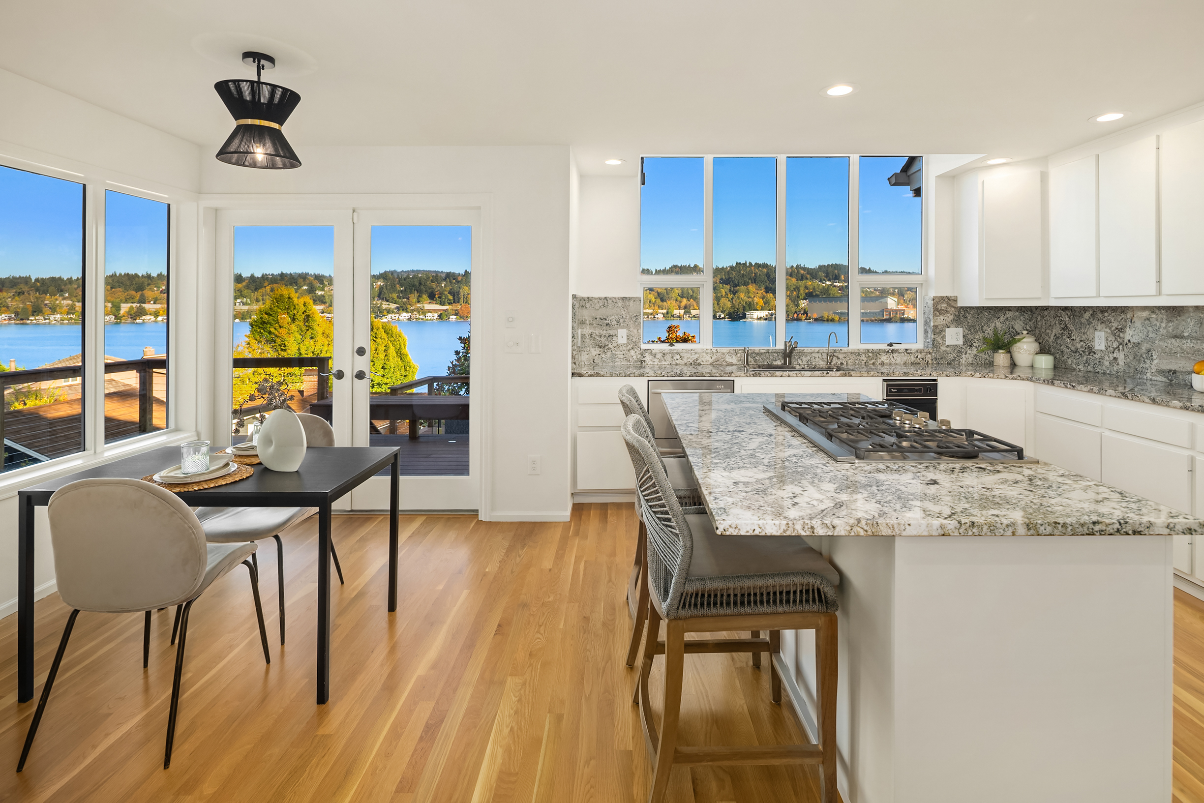  7020 96th Avenue Southeast, Mercer Island, WA 98040 - 物件實景