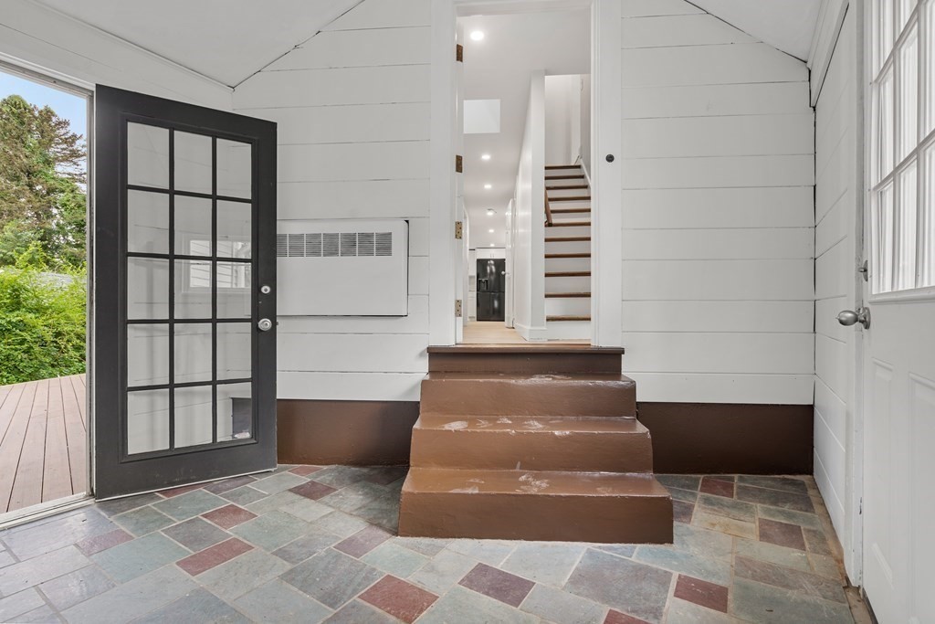 Framingham, Massachusetts, 01701, United States, 3 Bedrooms Bedrooms, ,2 BathroomsBathrooms,Residential,For Sale,1903802