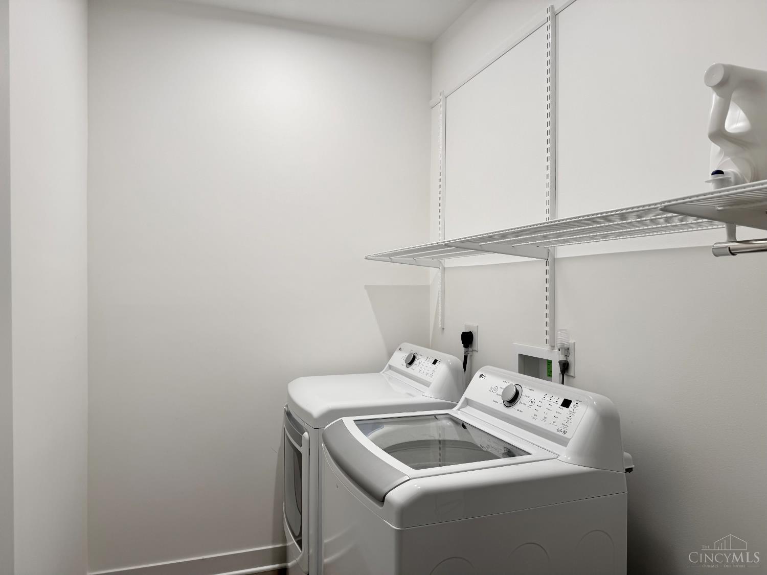 Loveland, Ohio, 45140, United States, 3 Bedrooms Bedrooms, ,3 BathroomsBathrooms,Residential,For Sale,2003068