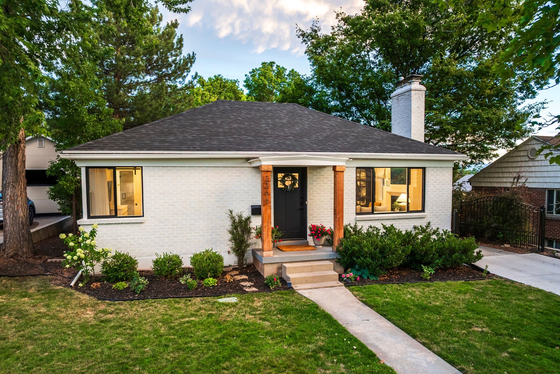  Remodeled Rambler with Outside Basement Entrance - 物件實景
