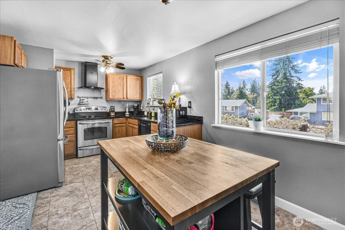 FEDERAL WAY, Washington, 98003, United States, 3 Bedrooms Bedrooms, ,3 BathroomsBathrooms,Residential,For Sale,1895483