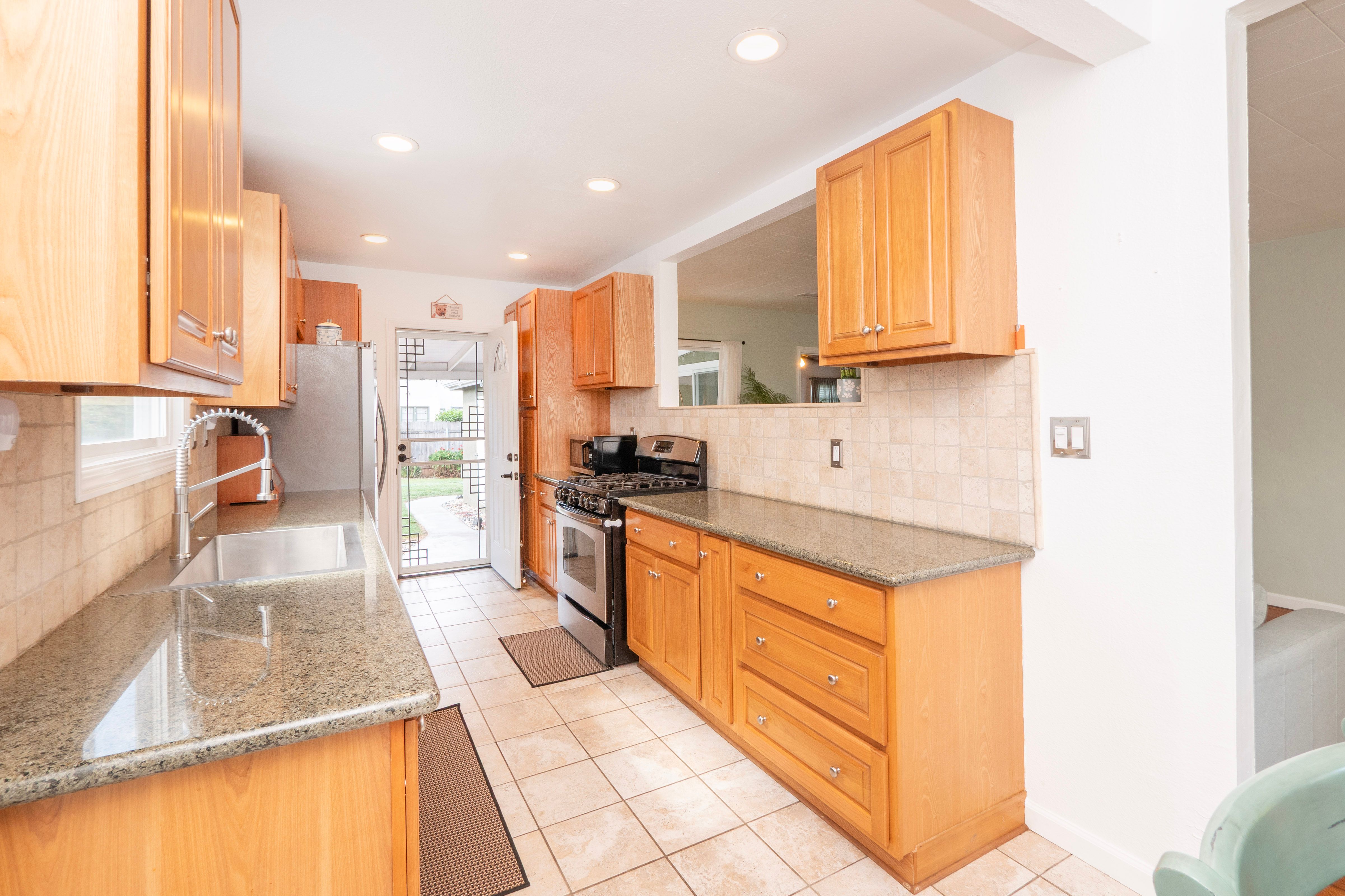  4290 Oakwood Place, Riverside, CA 92506 - 物件實景