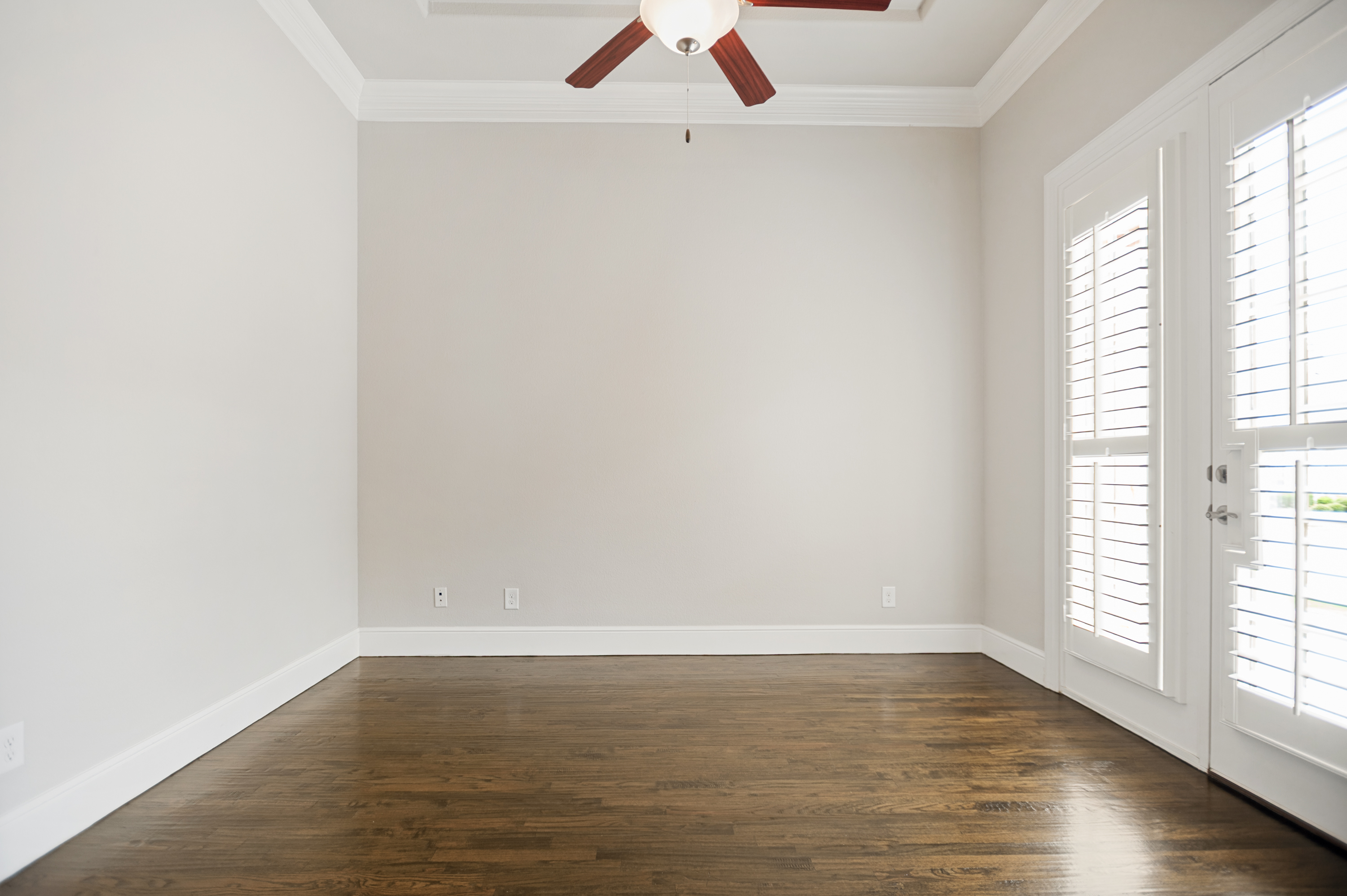  Beautiful One-Story Home is Refreshed and Move-in Ready - 物件實景