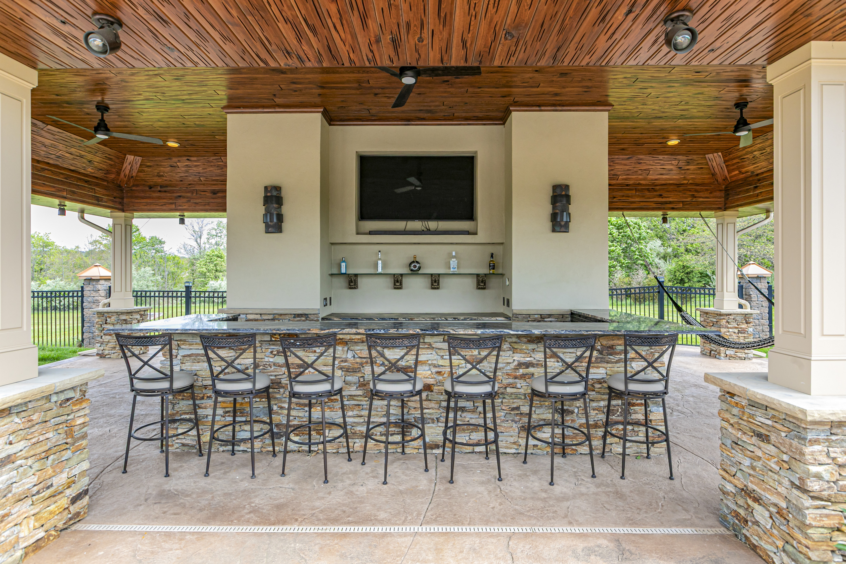  An Elevated Lifestyle Awaits in this Stunning Showpiece Property - 物件實景
