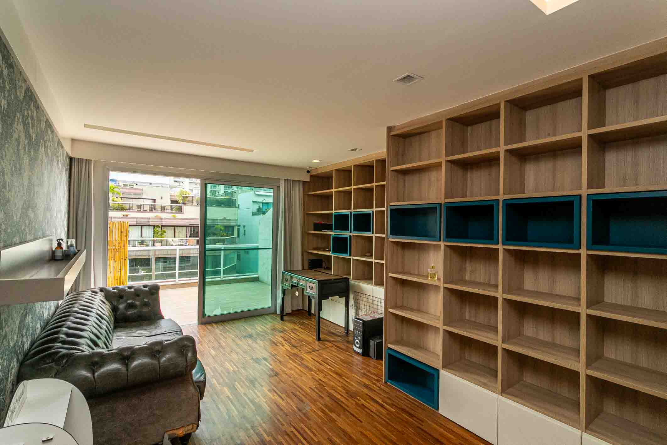  Renovated penthouse with four bedrooms near the beach - 物件實景
