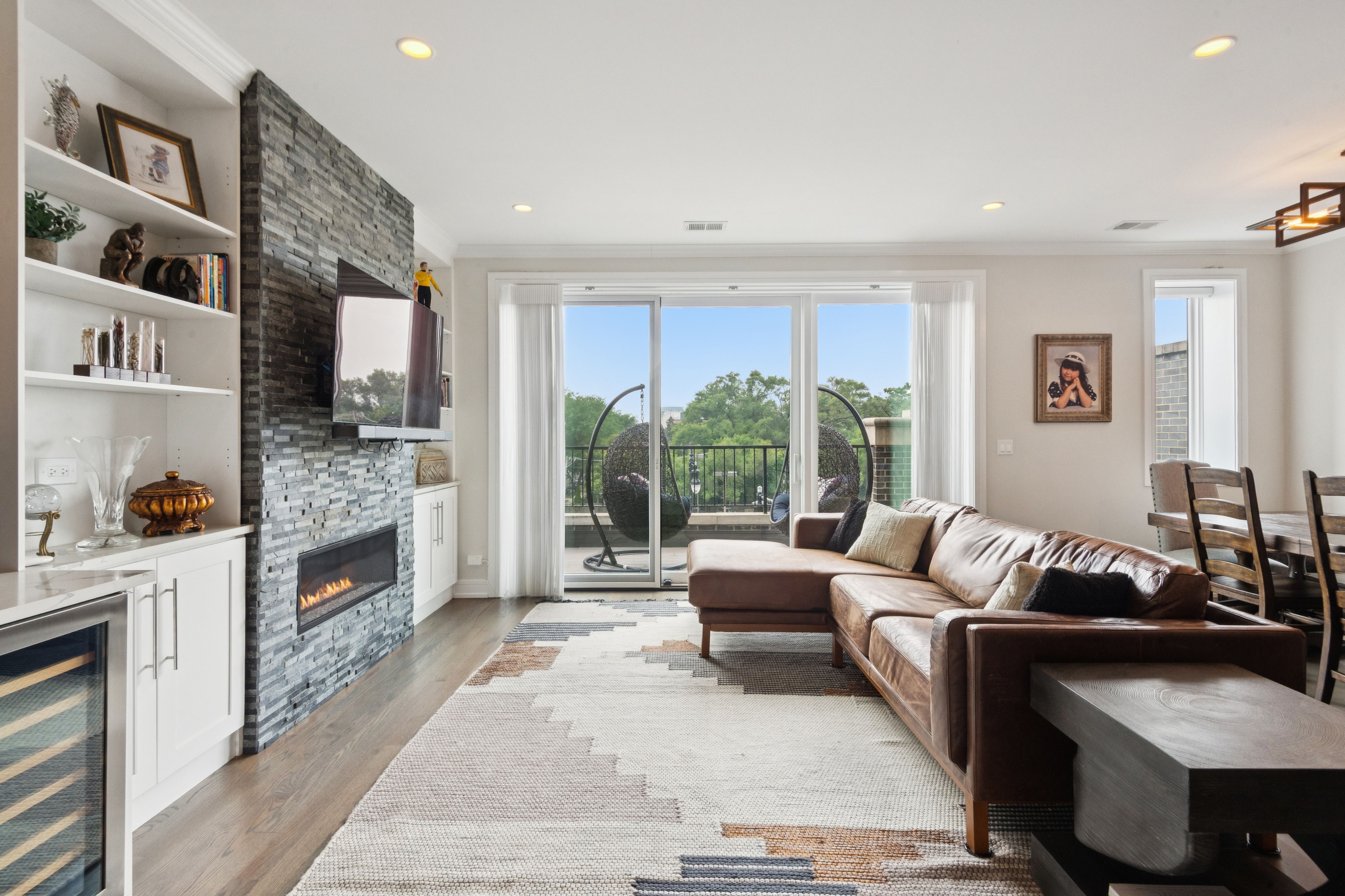  Move-In-Ready Penthouse With Exceptional Indoor-Outdoor Living - 物件實景