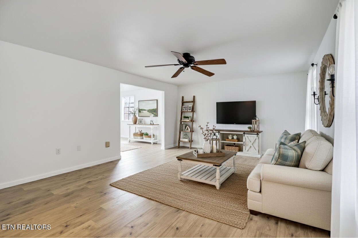 Crossville, Tennessee, 38555, United States, 4 Bedrooms Bedrooms, ,3 BathroomsBathrooms,Residential,For Sale,2005709