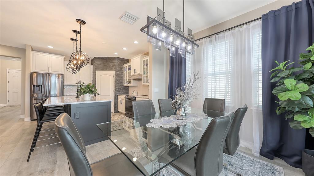 Sarasota, Florida, 34243, United States, 5 Bedrooms Bedrooms, ,4 BathroomsBathrooms,Residential,For Sale,1927282