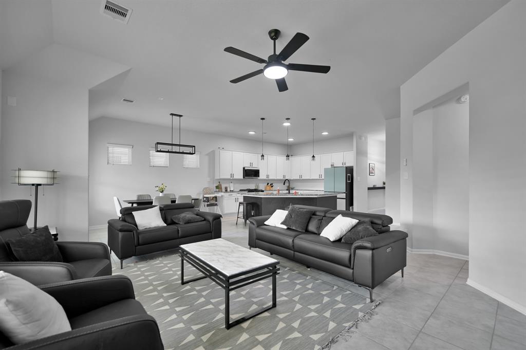 Montgomery, Texas, 77316, United States, 4 Bedrooms Bedrooms, ,4 BathroomsBathrooms,Residential,For Sale,1983339