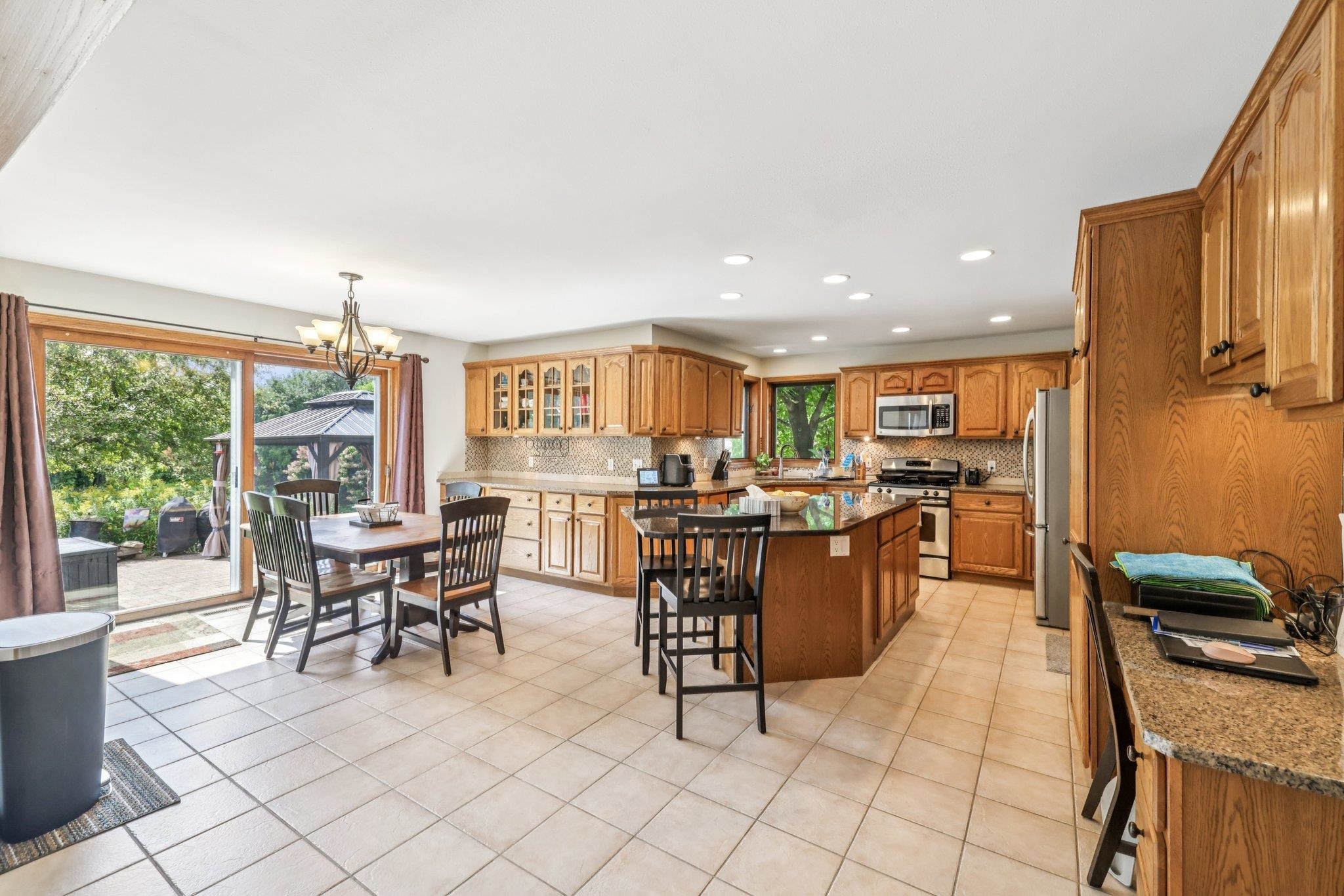 Portage, Wisconsin, 53901, United States, 4 Bedrooms Bedrooms, ,5 BathroomsBathrooms,Residential,For Sale,1976177