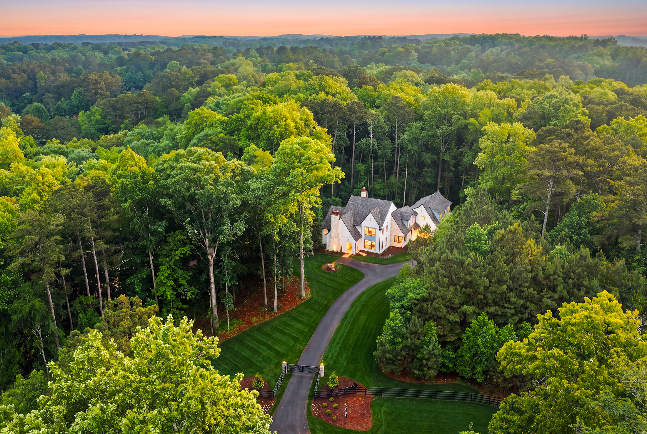  Timeless Craftsmanship in Gated Estate on Over Two Private Acres - 物件實景