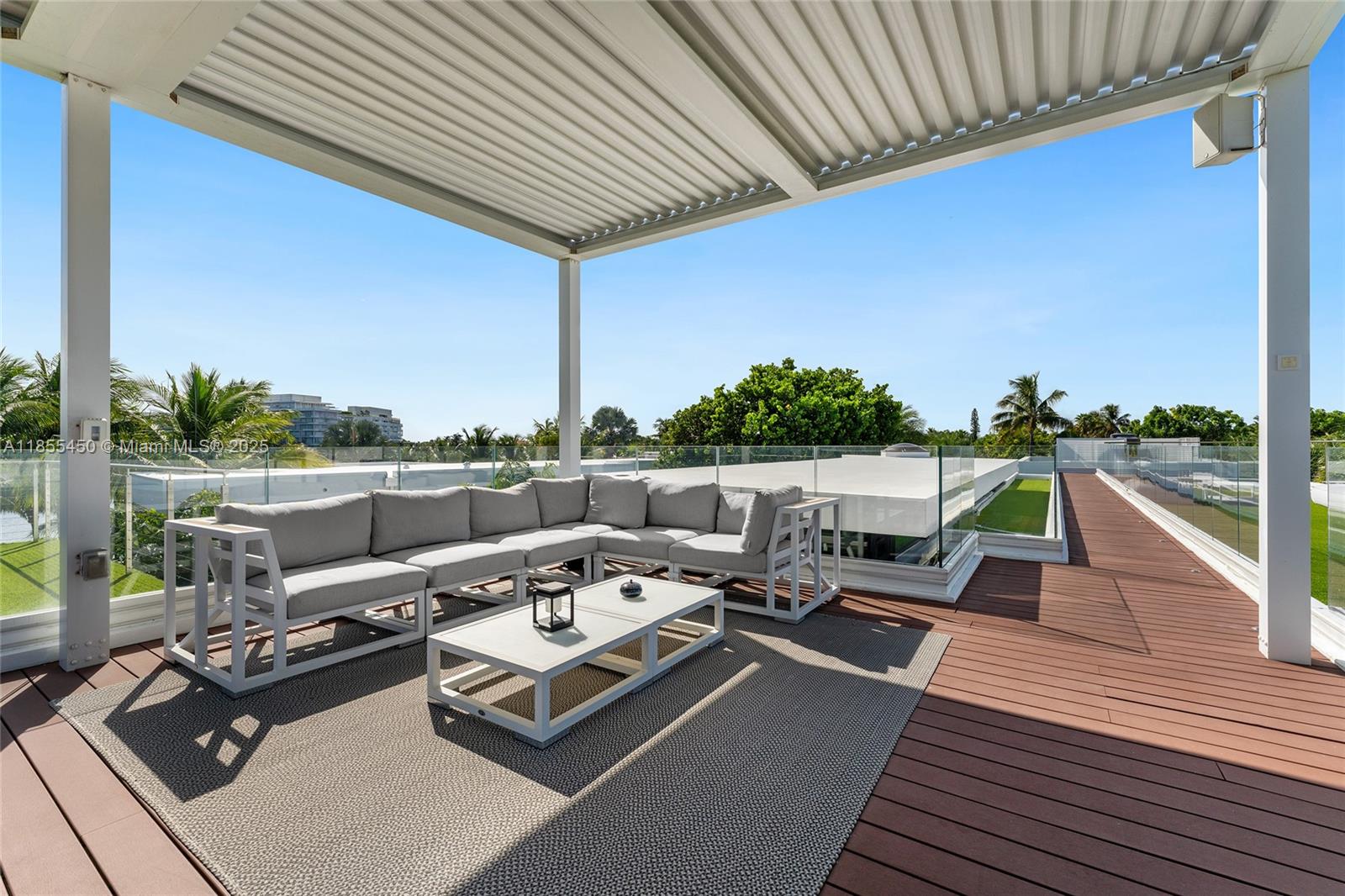 Miami Beach, Florida, 33140, United States, 5 Bedrooms Bedrooms, ,8 BathroomsBathrooms,Residential,For Sale,1918042