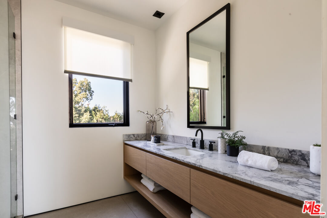 Beverly Hills, California, 90210, United States, 6 Bedrooms Bedrooms, ,6 BathroomsBathrooms,Residential,For Sale,1692711