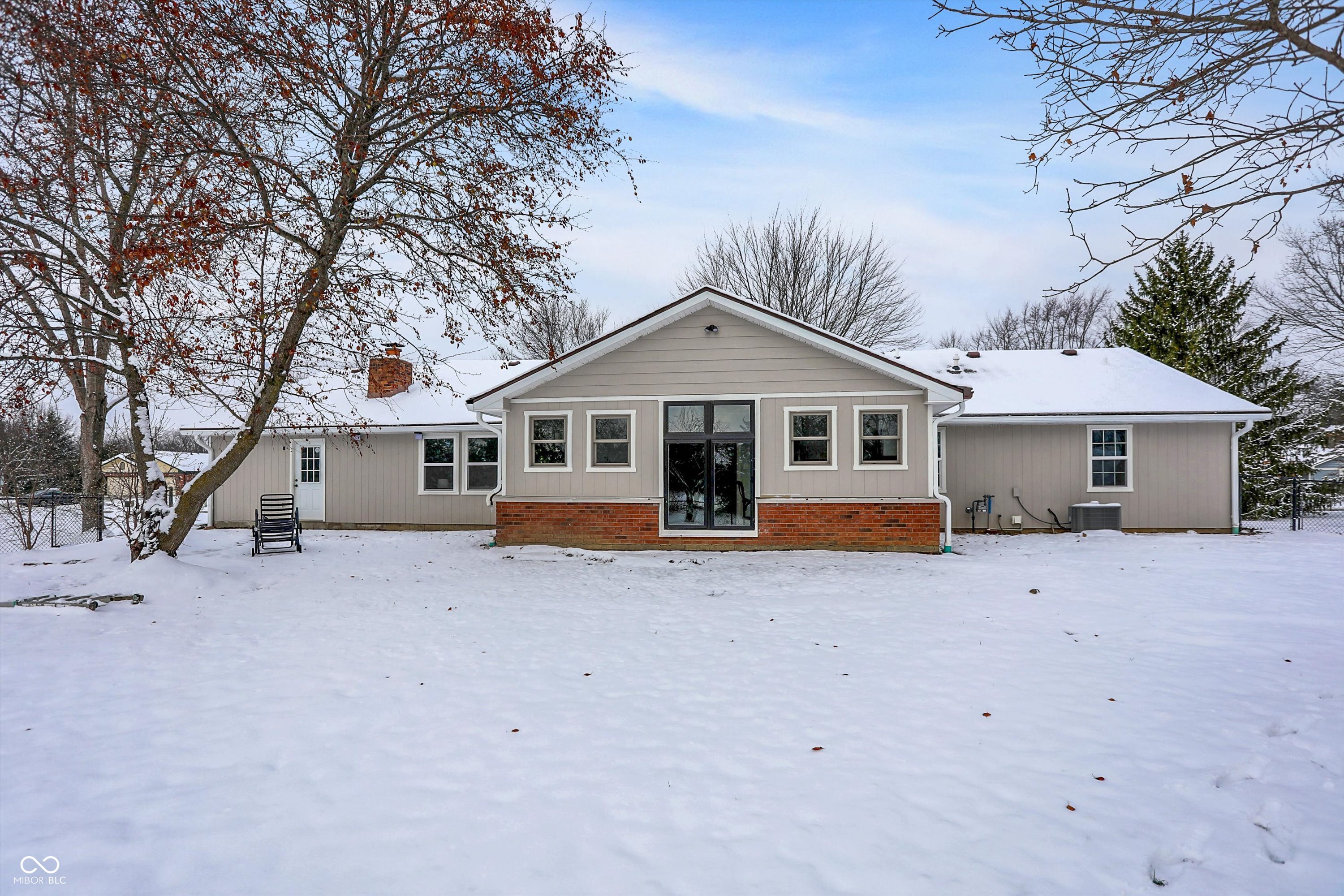 Zionsville, Indiana, 46077, United States, 3 Bedrooms Bedrooms, ,2 BathroomsBathrooms,Residential,For Sale,2001514