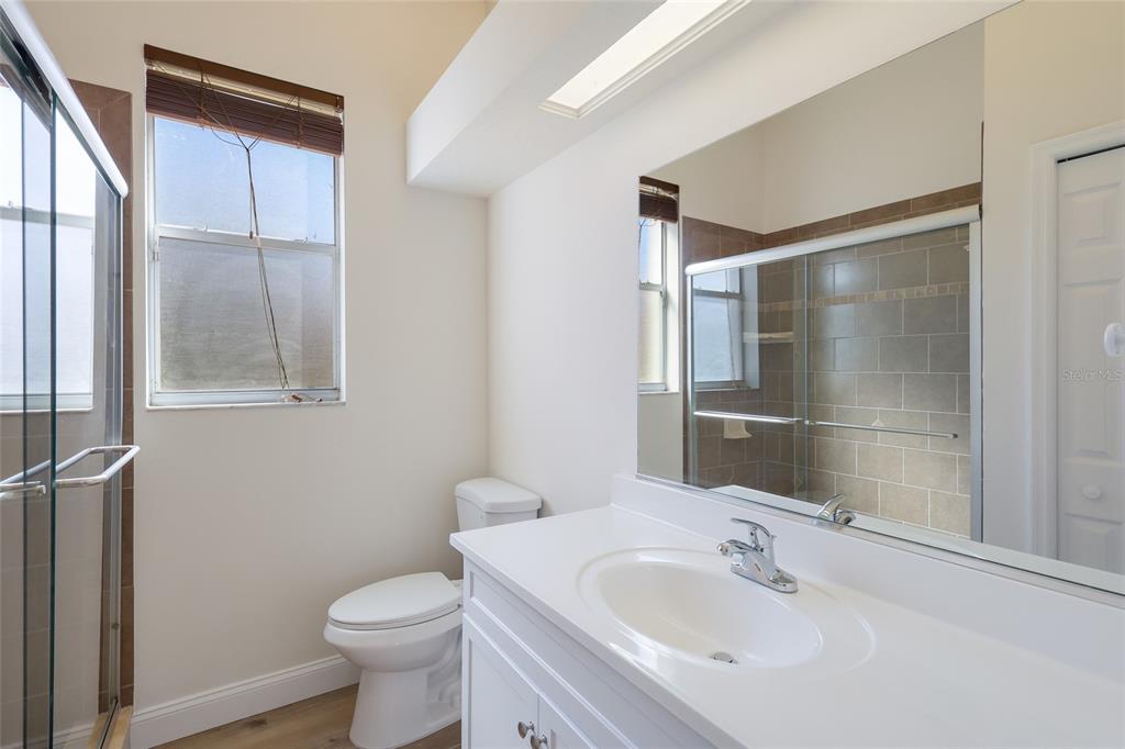 Sarasota, Florida, 34243, United States, 3 Bedrooms Bedrooms, ,2 BathroomsBathrooms,Residential,For Sale,1989326