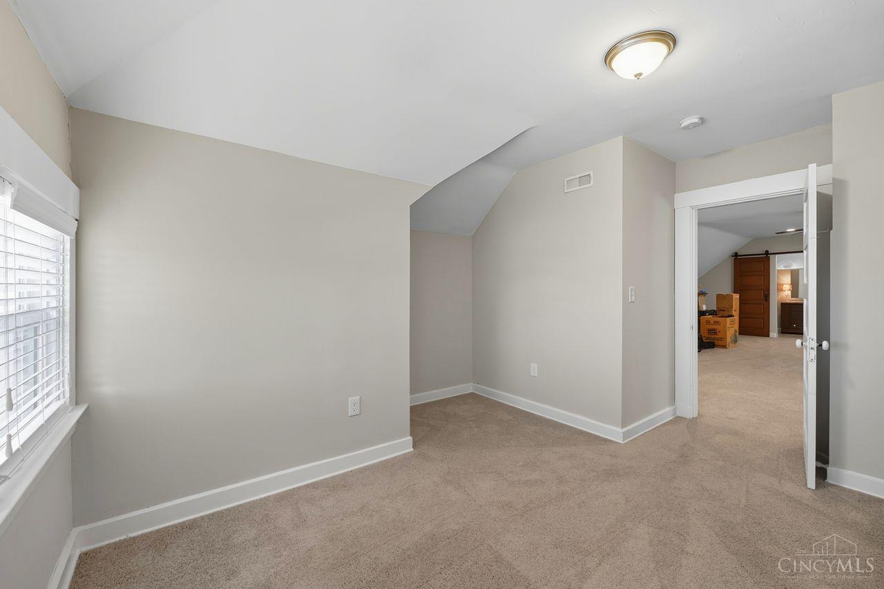 Norwood, Ohio, 45212, United States, 5 Bedrooms Bedrooms, ,5 BathroomsBathrooms,Residential,For Sale,1948609