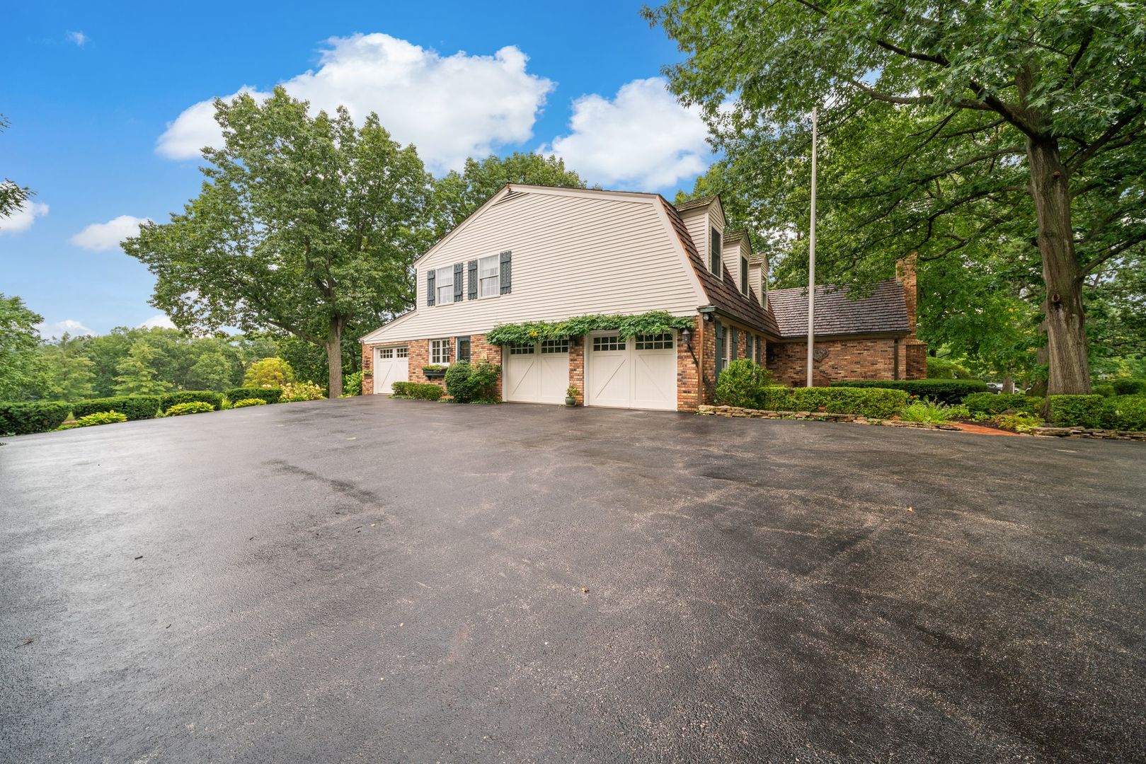 Kildeer, Illinois, 60047, United States, 4 Bedrooms Bedrooms, ,4 BathroomsBathrooms,Residential,For Sale,1940567