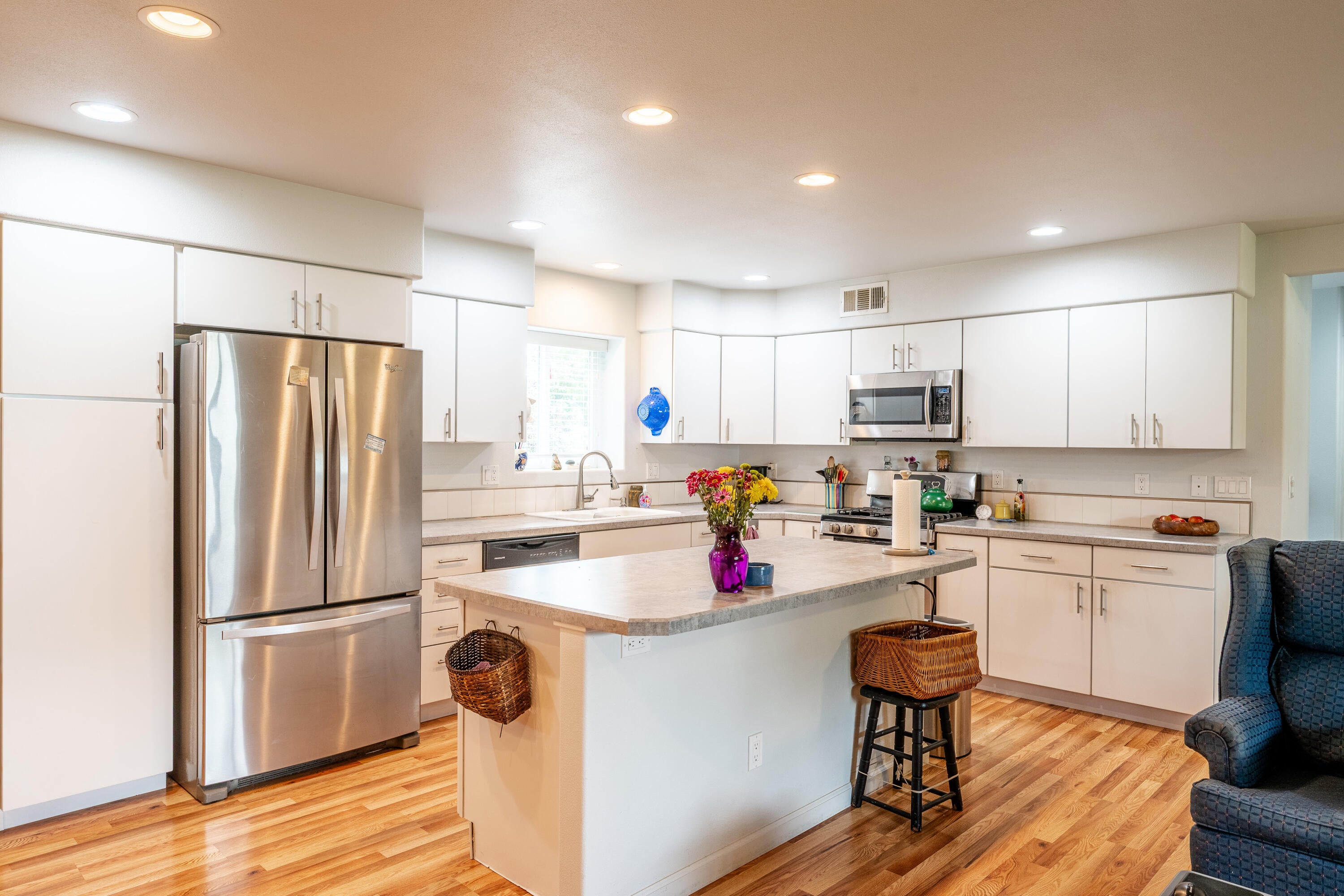 Dayton, Wyoming, 82836, United States, 3 Bedrooms Bedrooms, ,4 BathroomsBathrooms,Residential,For Sale,2015288