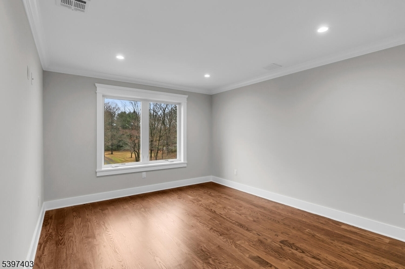 Bernards Twp., New Jersey, 07920, United States, 6 Bedrooms Bedrooms, ,5 BathroomsBathrooms,Residential,For Sale,2001685