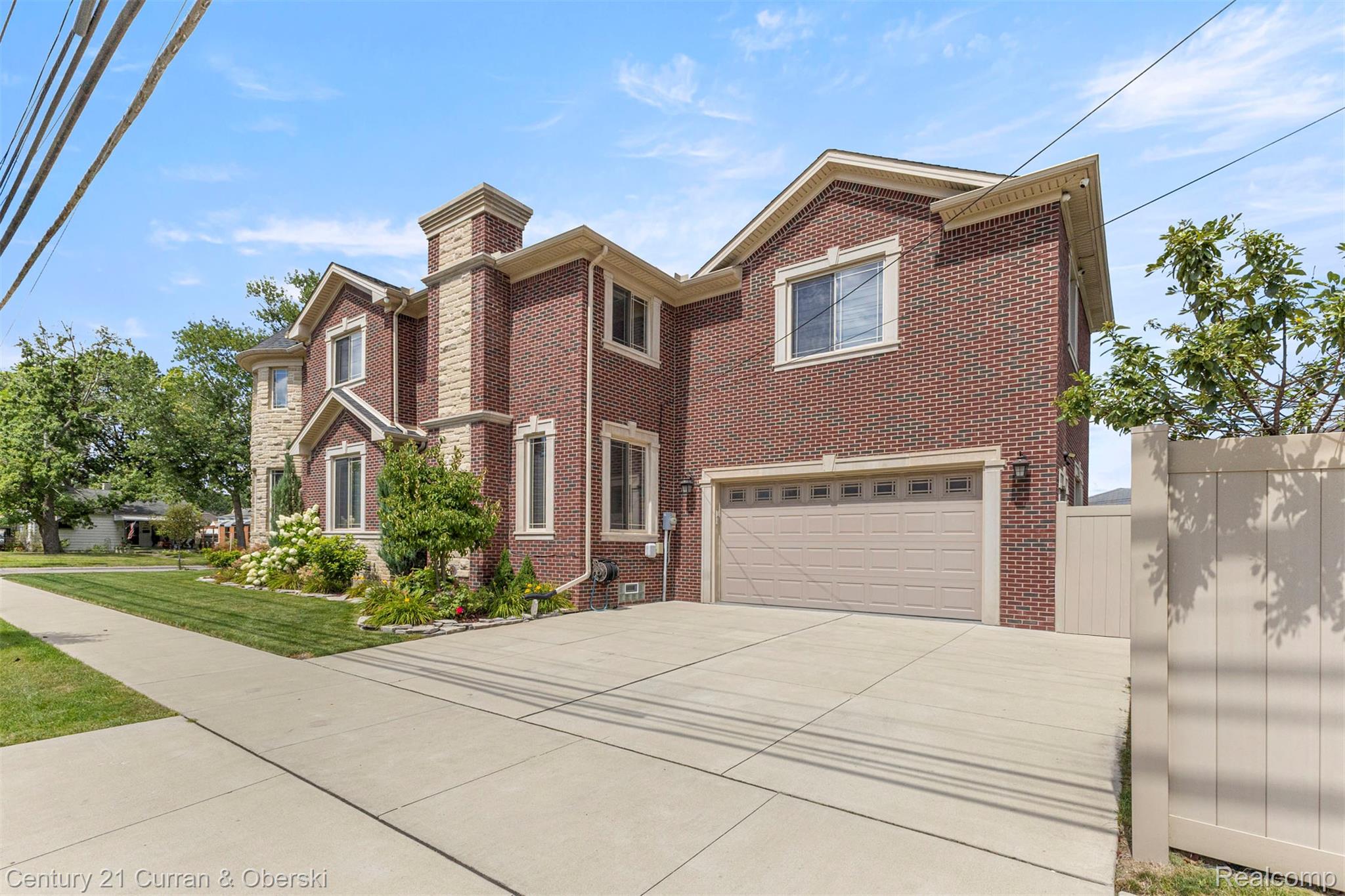 Dearborn Heights, Michigan, 48127, United States, 4 Bedrooms Bedrooms, ,5 BathroomsBathrooms,Residential,For Sale,1974066