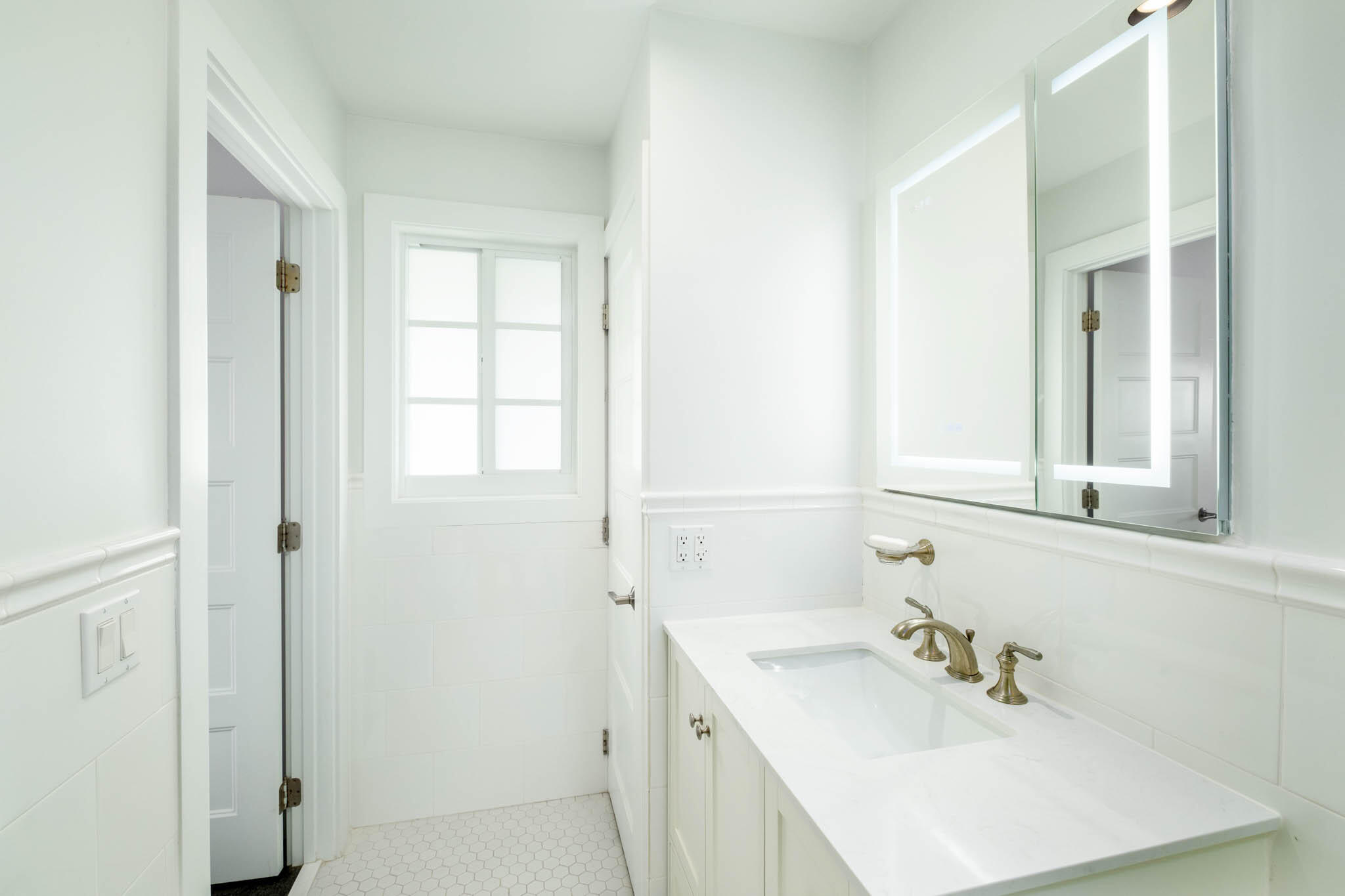 ISLAMORADA, Florida, 33036, United States, 2 Bedrooms Bedrooms, ,2 BathroomsBathrooms,Residential,For Sale,1994790